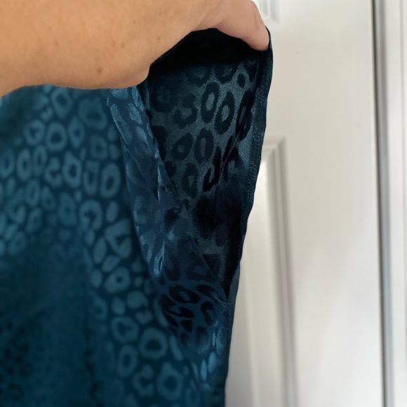 Entro Women's Leopard One Shoulder Top - Picture 4 of 16